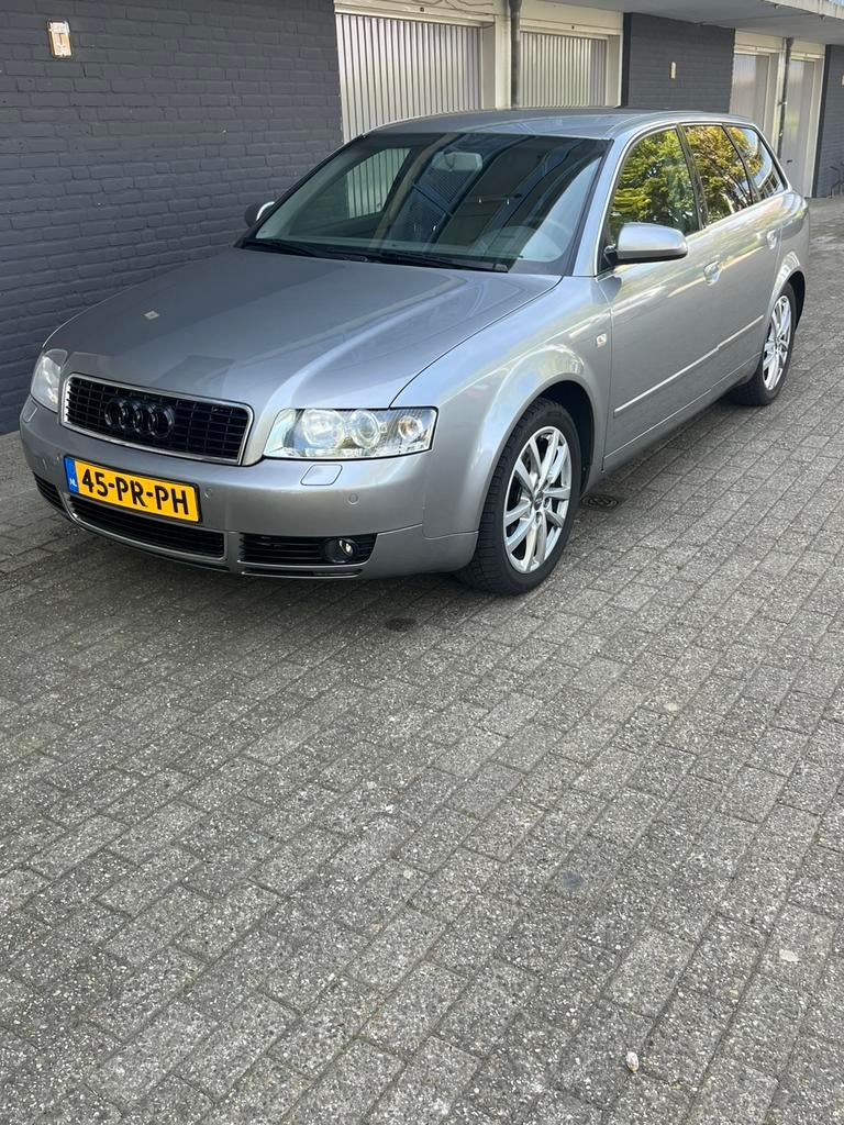 Audi A4 2.4 V6 Avant 125KW 2004 Grijs, Auto's, Stof, Beige, A4, Stationwagon
