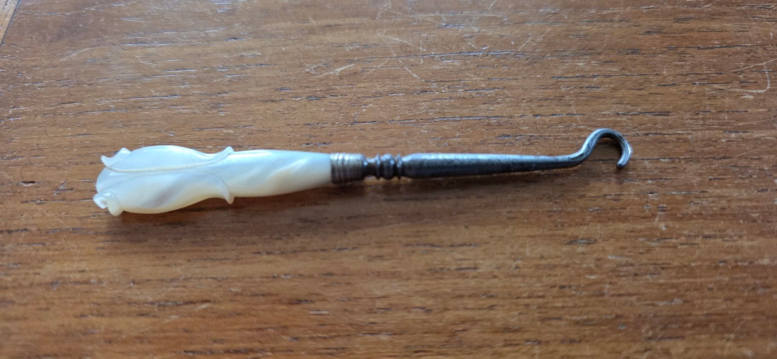 Vintage veterhaak met heft van parelmoer, Antiek en Kunst, Verzenden