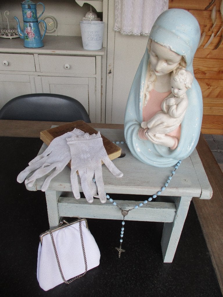 brocante communie handschoentjes en tasje, Antiek en Kunst, Antiek | Religie, Ophalen of Verzenden