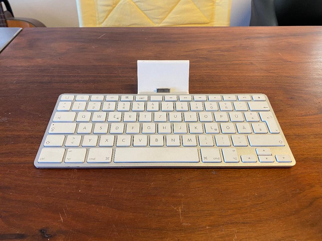 Apple ipad keyboard dock A1359 toetsenboard, Computers en Software, Toetsenborden, Ophalen of Verzenden, Qwerty, Gebruikt, APPLE