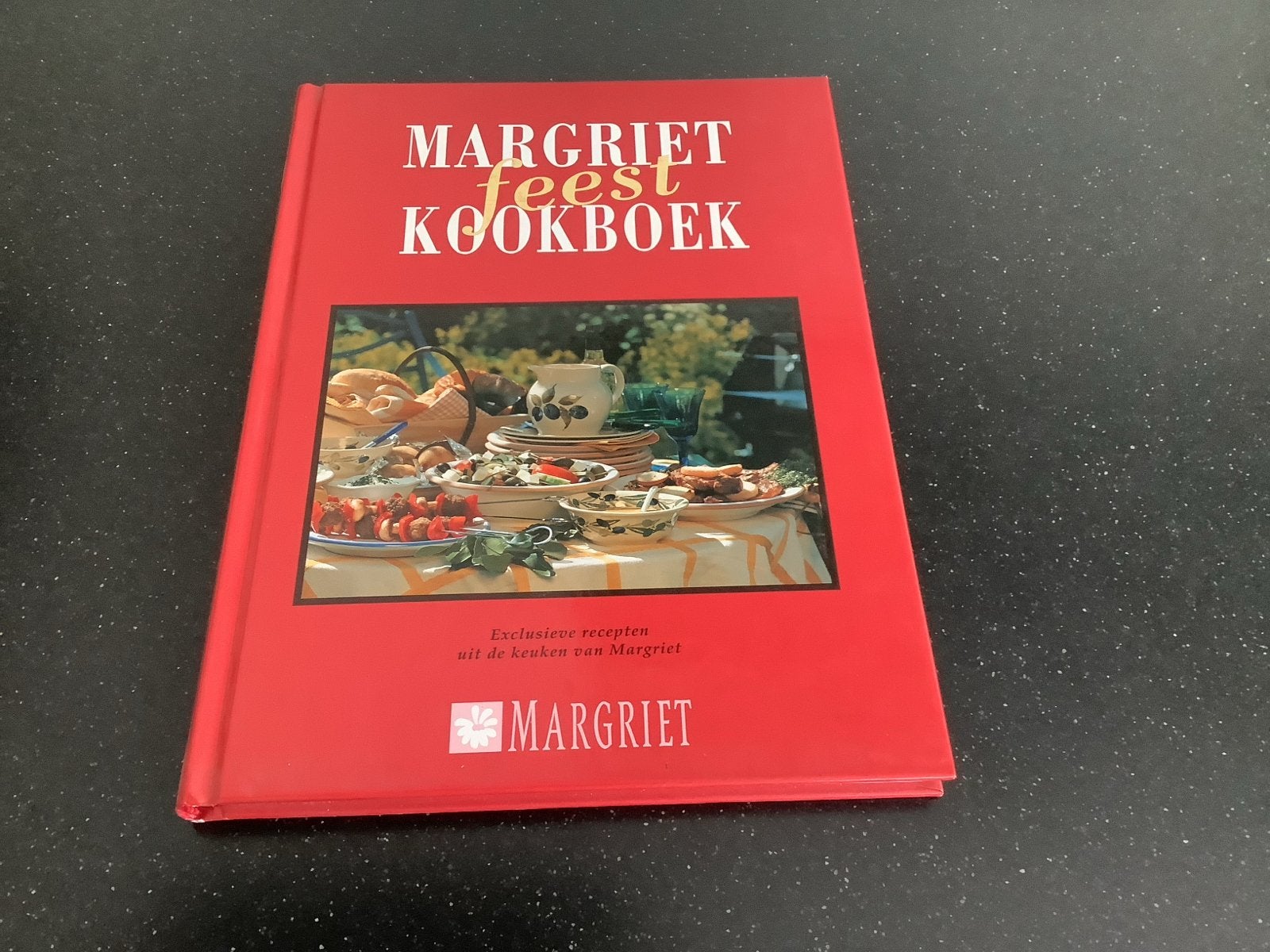 Margriet Feest Kookboek - Exclusieve recepten, Ophalen of Verzenden, Zo goed als nieuw, Overige gebieden, Voorgerechten en Soepen