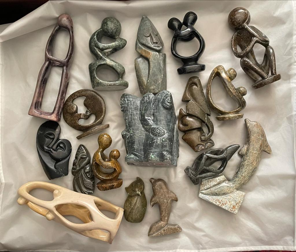 Collectie van 18 handgemaakte serpentijn oa Shona beeldjes, Ophalen of Verzenden