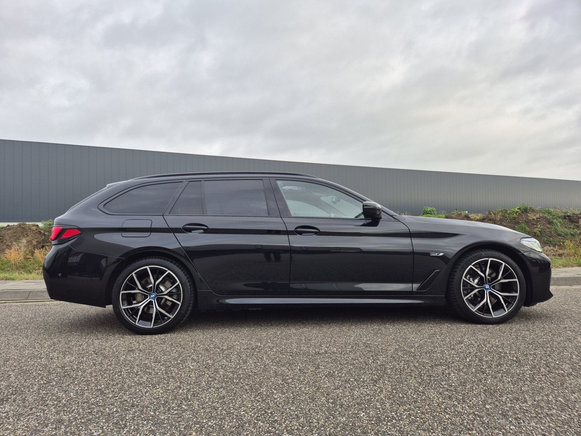 BMW 5 Serie 530 e M-Sport Hybride Schuifdak, Leder M-pakket, Automaat, 1998 cc, Achterwielaandrijving, Gebruikt