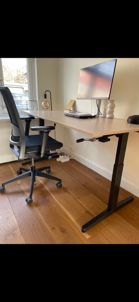 Ahrend bureaustoel en verstelbaar bureau (160 x 80 cm), Ophalen, Zo goed als nieuw, Ahrend