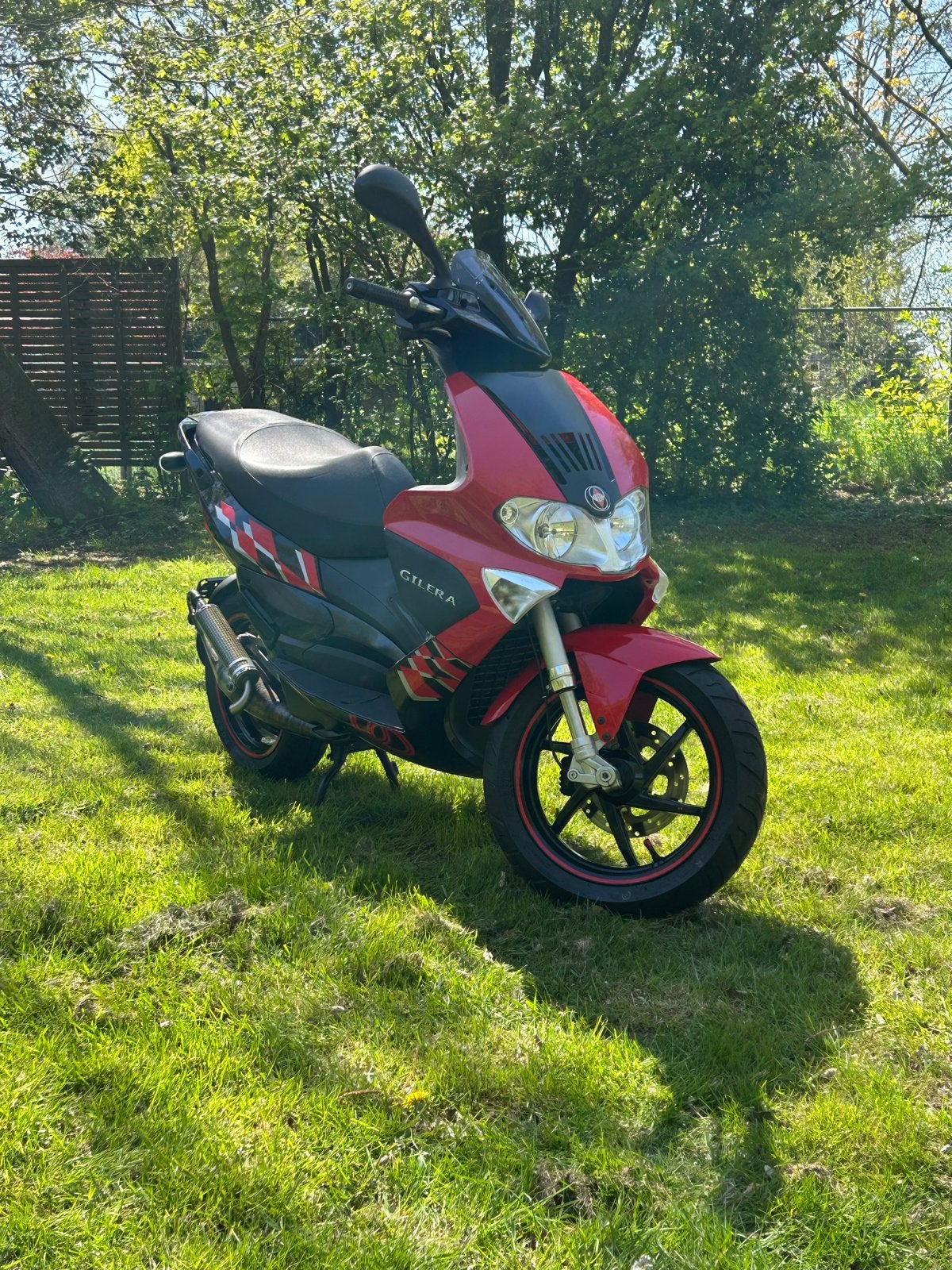 Gilera Runner 77cc - professioneel gebouwd, Ophalen, Maximaal 45 km/u, Zo goed als nieuw, 1 versnellingen
