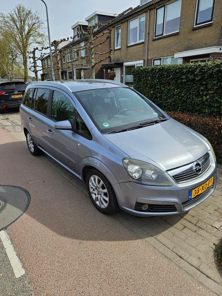 Opel Zafira 2.2 2007 Grijs, Auto's, Voorwielaandrijving, Stof, Zwart, 4 cilinders