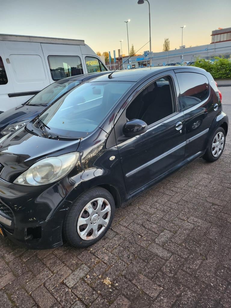 Peugeot 107 1.0 12V 5DR 2-TRONIC 2009 Zwart, 4 stoelen, Origineel Nederlands, Particulier, 815 kg