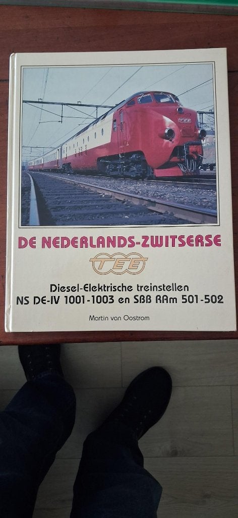 De Nederlands-Zwitserse TEE: Diesel-Elektrische treinstellen, Ophalen of Verzenden, Zo goed als nieuw, Trein, Boek of Tijdschrift