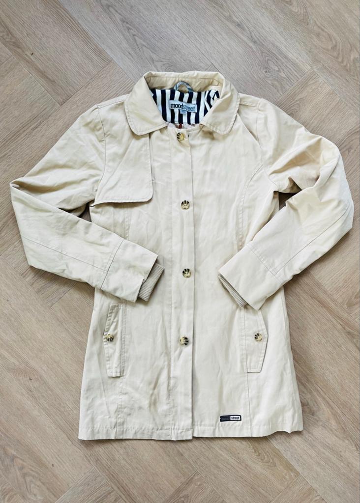 Moodstreet mooie Trenchcoat zomerjas Maat 134, Kinderen en Baby's, Kinderkleding | Maat 134, Verzenden, Zo goed als nieuw, Meisje