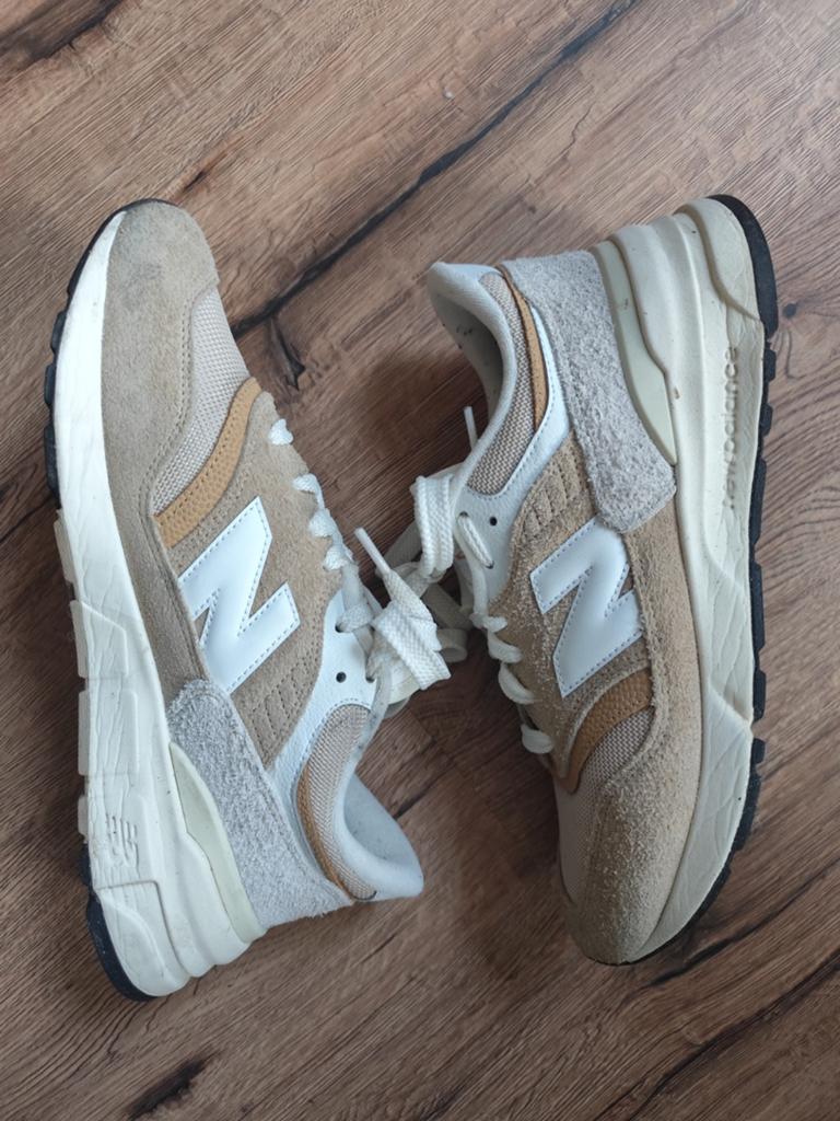 New Balance 997 maat 42,5 zgan, Kleding | Heren, Schoenen, Ophalen of Verzenden, Zo goed als nieuw, Wit