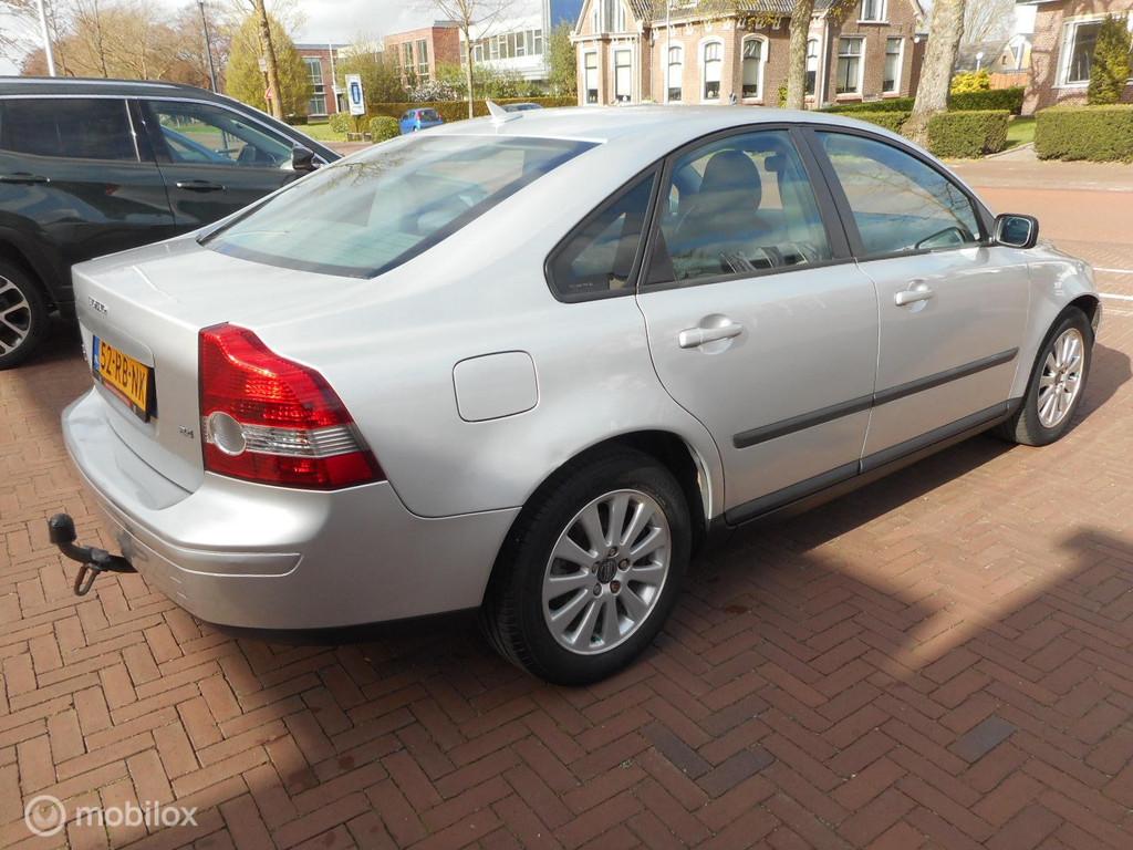 Volvo S40 2.4 Kinetic, Gebruikt, 700 kg, Origineel Nederlands, Sedan