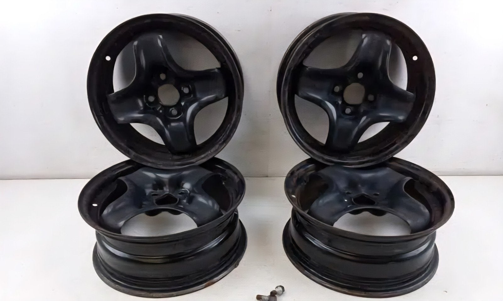 15 inch 4 spaak stalen velgen 4x100 incl. Opel wieldoppen, Gebruikt, 15 inch, Velg(en), Winterbanden