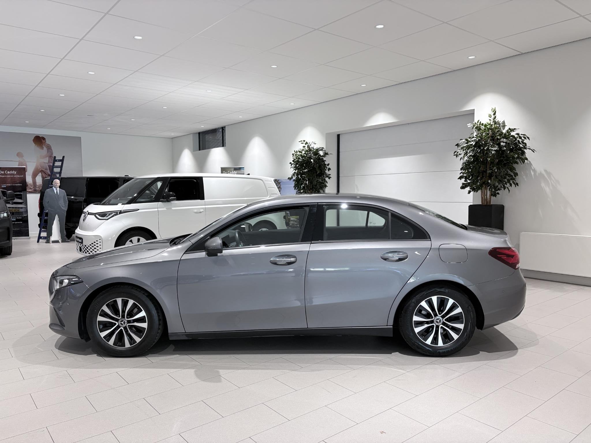 Mercedes-Benz A-klasse 180 Business Solution Nederlands Voer, 12 maanden, 4 cilinders, Origineel Nederlands, Bedrijf