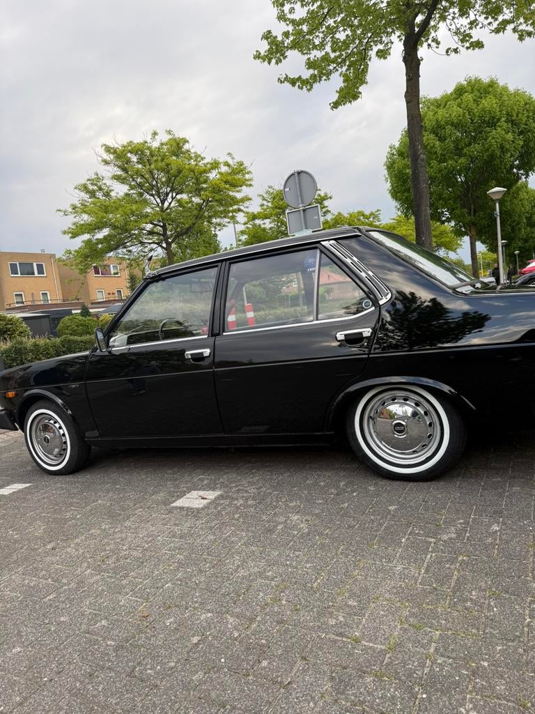 FIAT 131 1.3 MIRAFIORI 1977 APK VRIJ, Achterwielaandrijving, Zwart, Zwart, Handgeschakeld