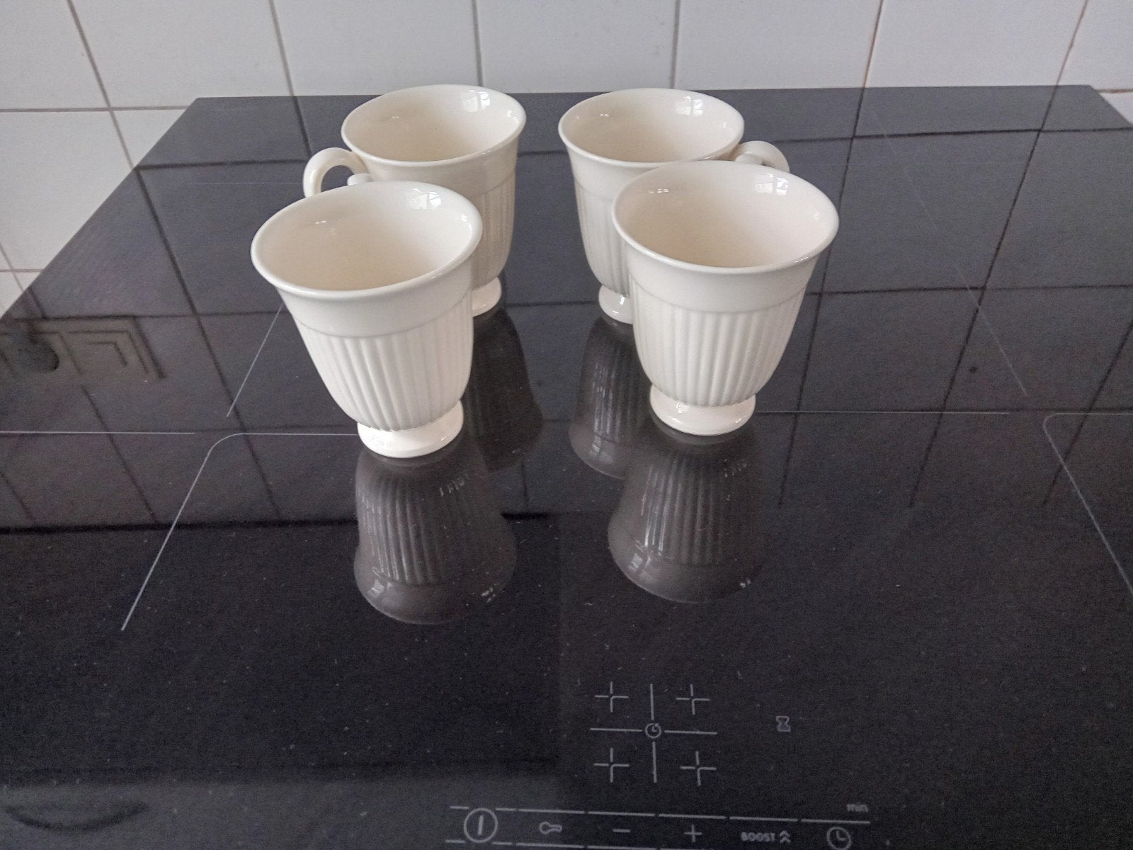 Set van 4 Wedgwood Etruria & Barlaston bekers, Antiek en Kunst, Ophalen of Verzenden