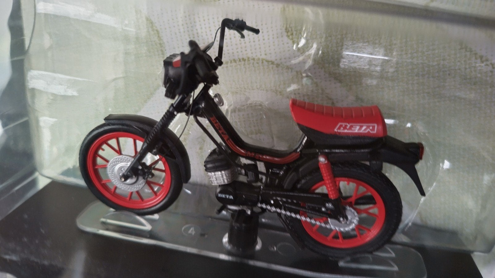 Beta M4 Brommer 1:18 Leonie Pol, Overige merken, Verzenden, ., Nieuw