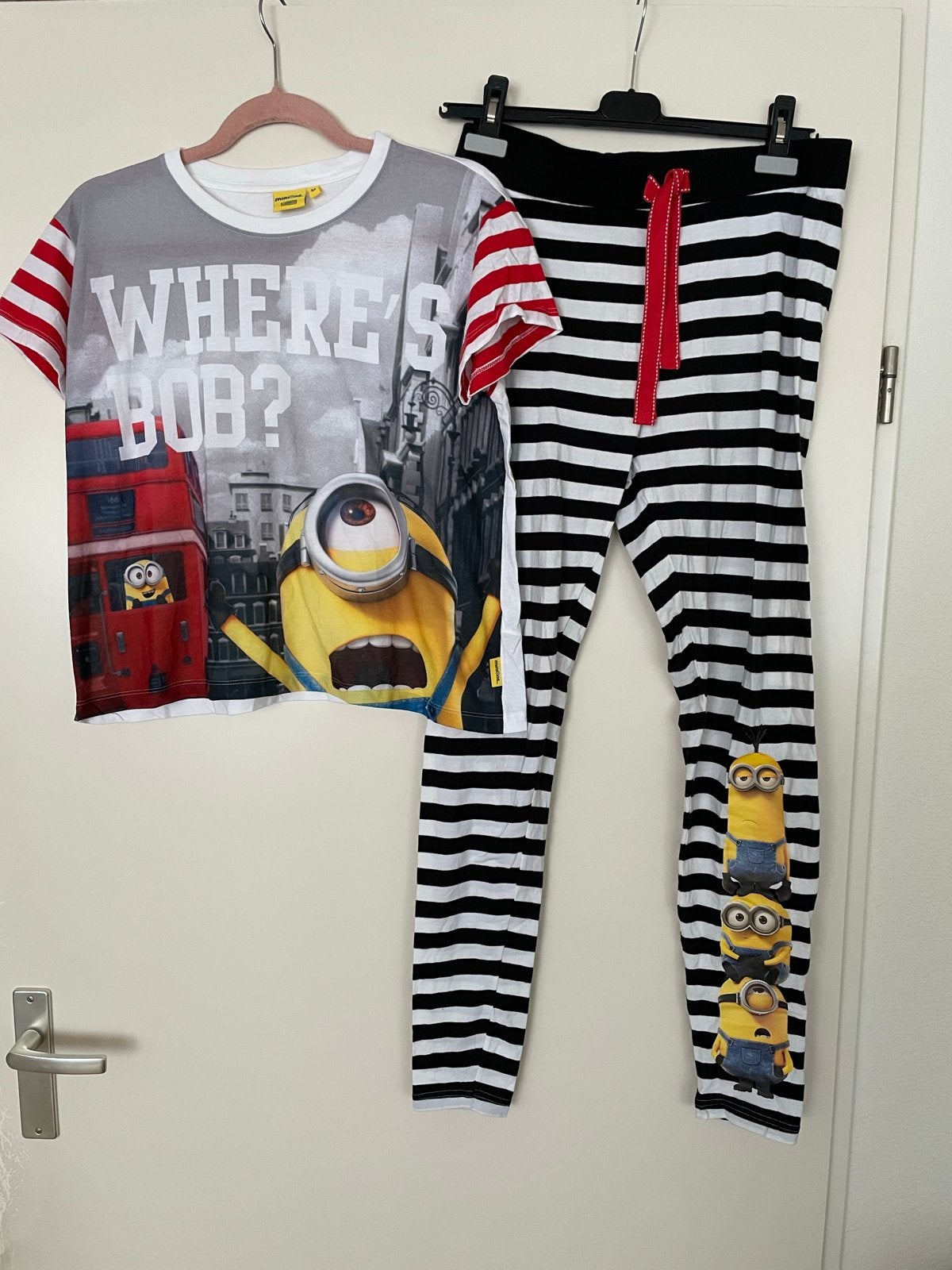 Pyjama Minions - Shirt M, Broek L - Nieuwstaat, Ophalen of Verzenden, Nieuw, Maat 42/44 (L)