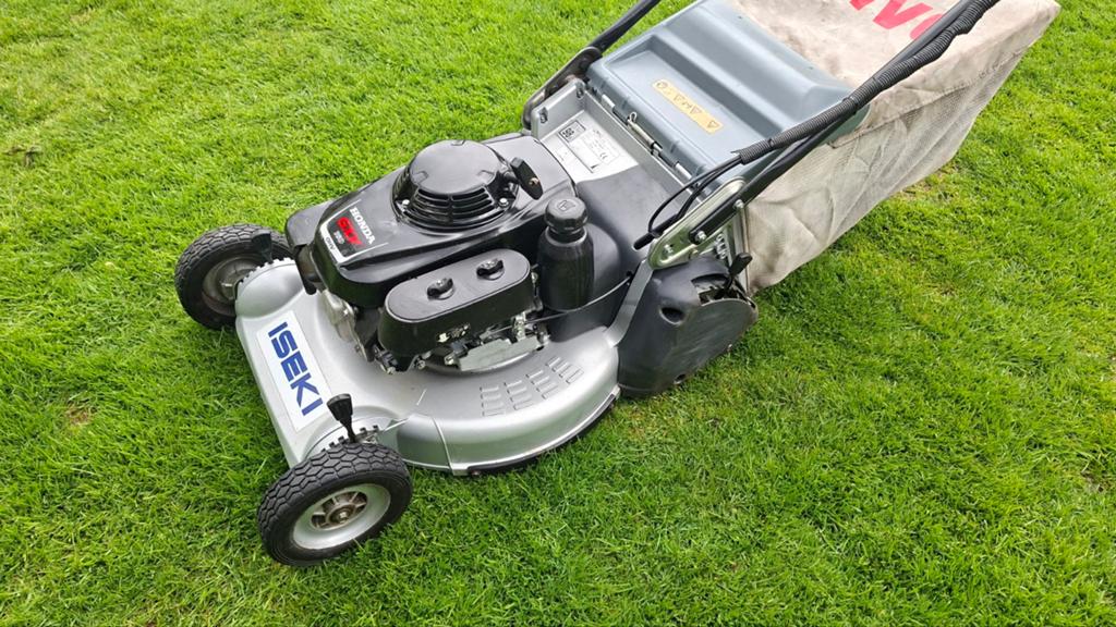 Iseki sw8210 pro benzine walsmaaier uit 2022., Ophalen, Cirkelmaaier, Benzine-grasmaaier, 50 cm of meer