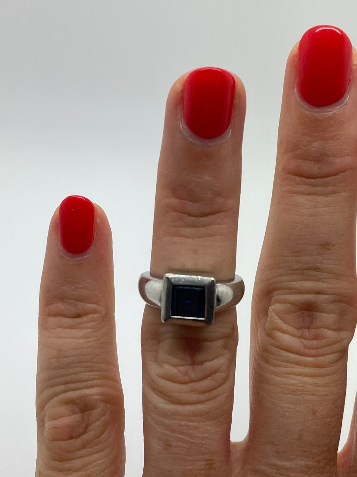 F53 Prachtige zilveren ring blauwe saffier maat 15,75, Ophalen of Verzenden, Kleiner dan 17, X, Met edelsteen