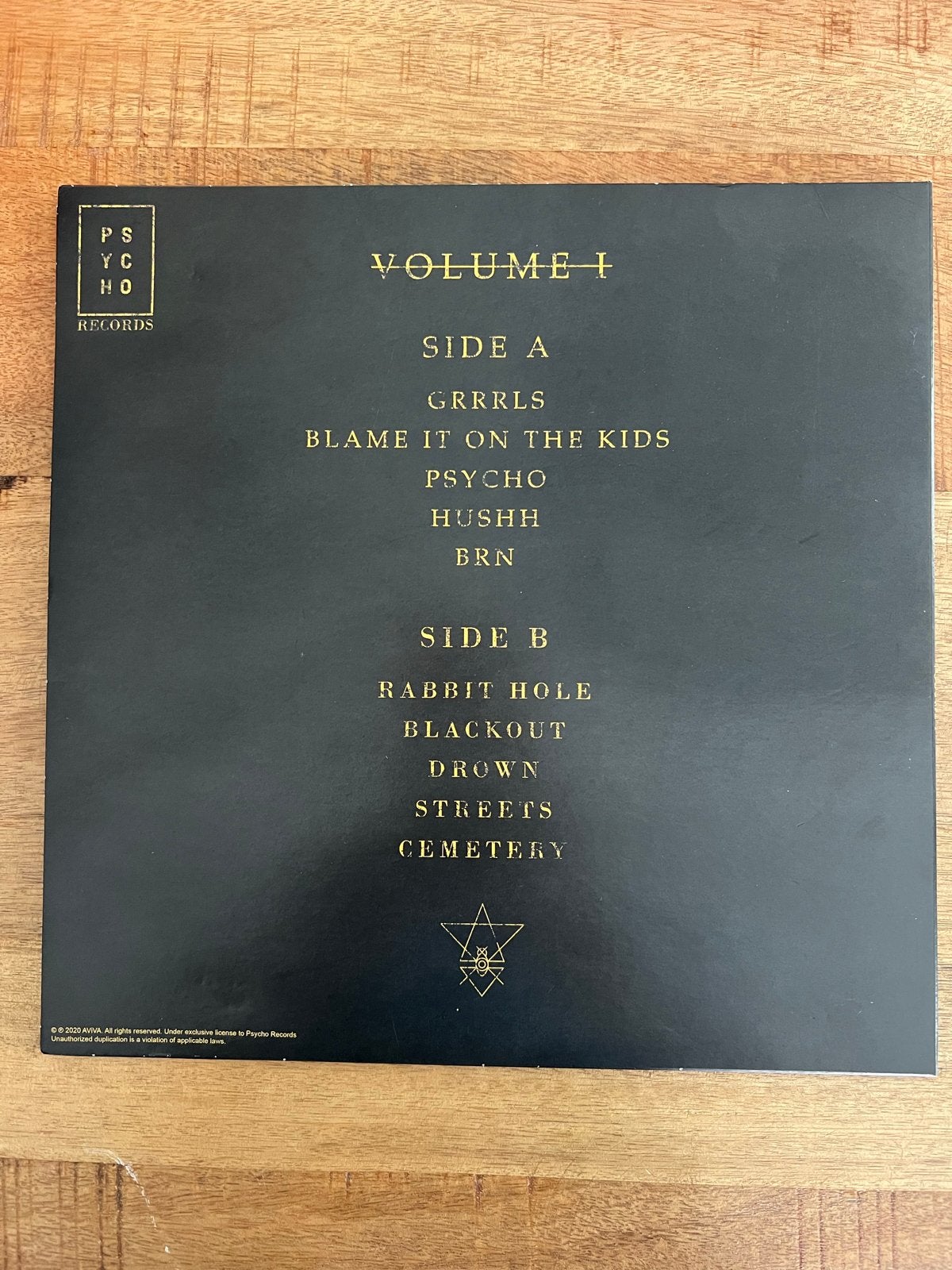 Foto 4 van AViVA - Volume I LP (Groen/Zwart Splatter Vinyl)