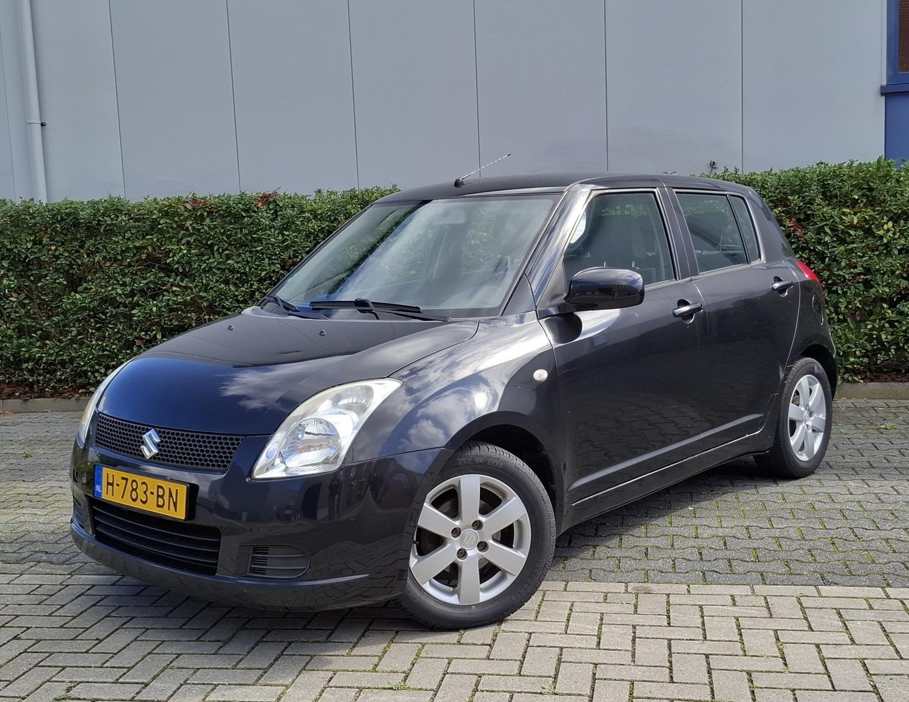 SUZUKI Swift 1.3 5D, Auto's, Dealer onderhouden, Stof, Gebruikt, Zwart