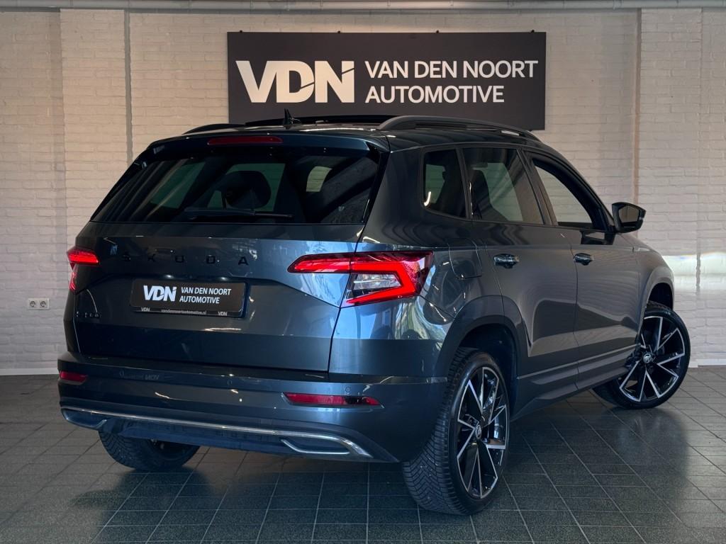 Skoda KAROQ 1.5 TSI ACT Sportline Business DSG Pano Virtual, Automaat, 4 cilinders, Karoq, Bedrijf