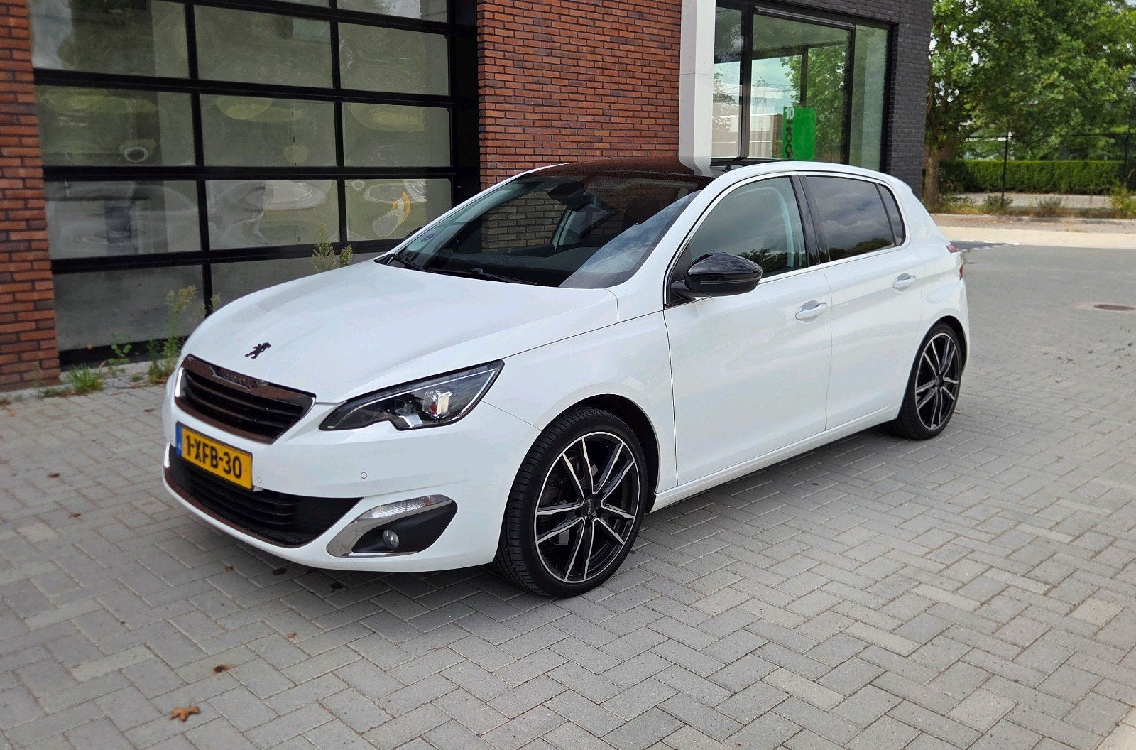 Peugeot 308 1.6 THP 115KW 5-DRS 2014 Wit, Handgeschakeld, 19 km/l, Particulier, 1598 cc