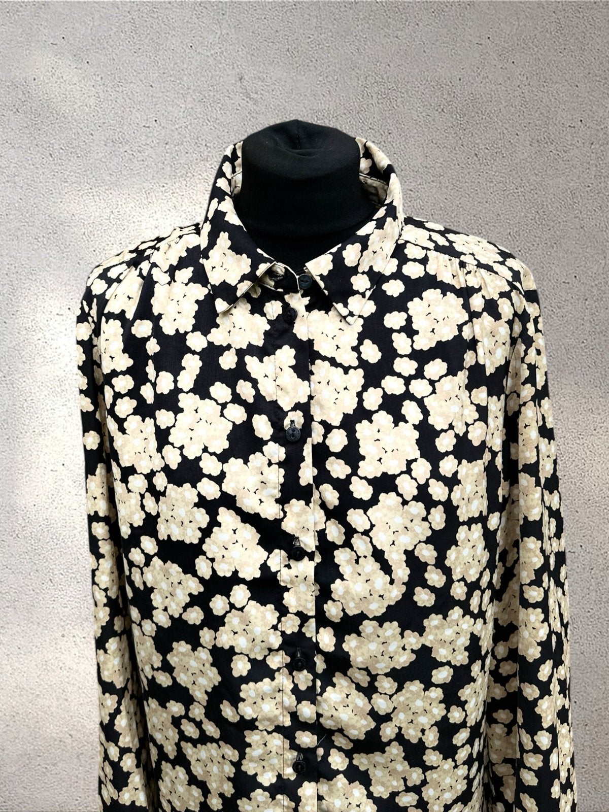 Fabienne Chapot Mira Blouse - Bloemenprint Zwart/Beige, Kleding | Dames, Blouses en Tunieken, Ophalen of Verzenden, Zo goed als nieuw