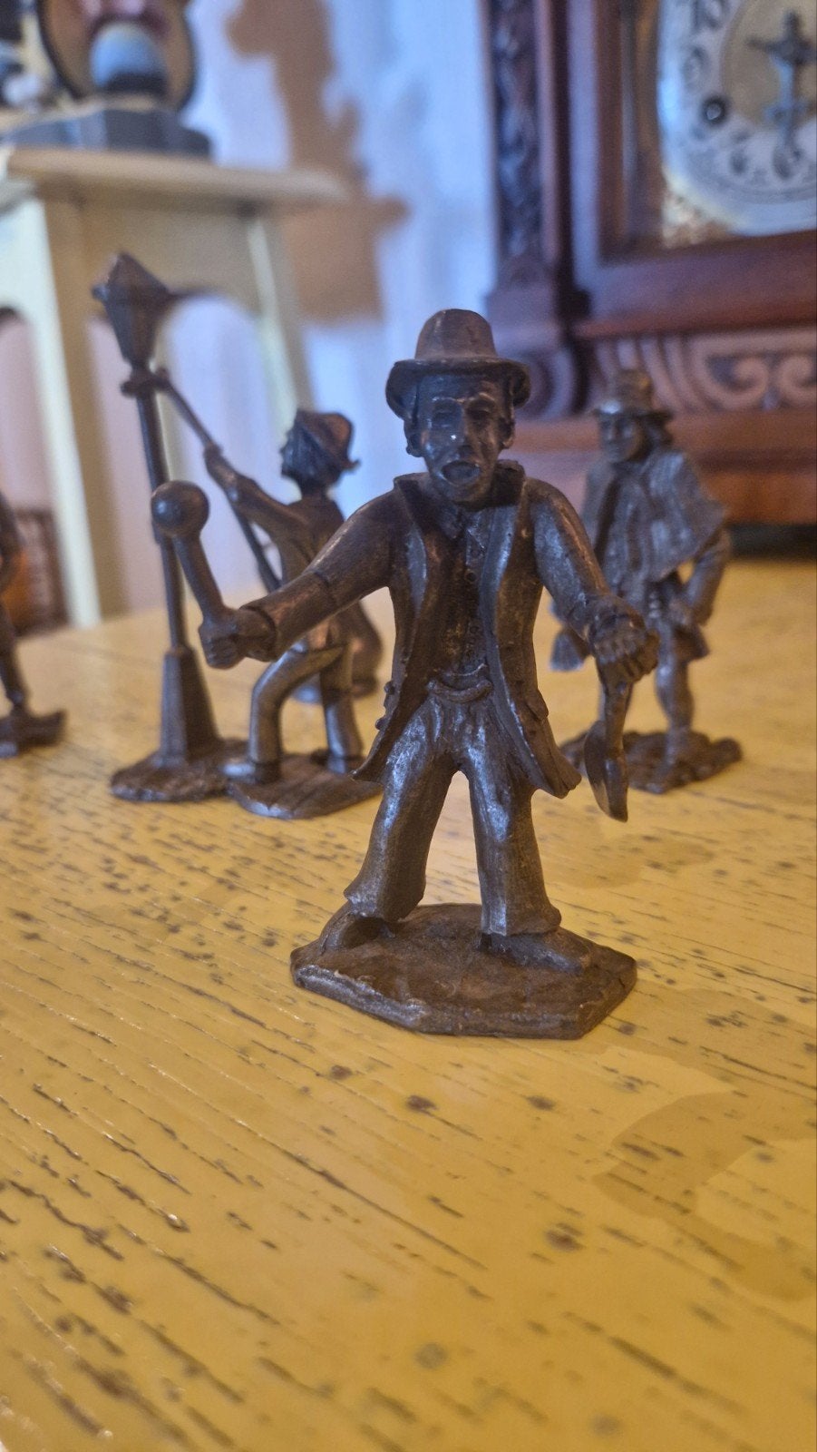 Set van 5 antieke tinnen beeldjes - diverse figuren, Ophalen of Verzenden, Gebruikt