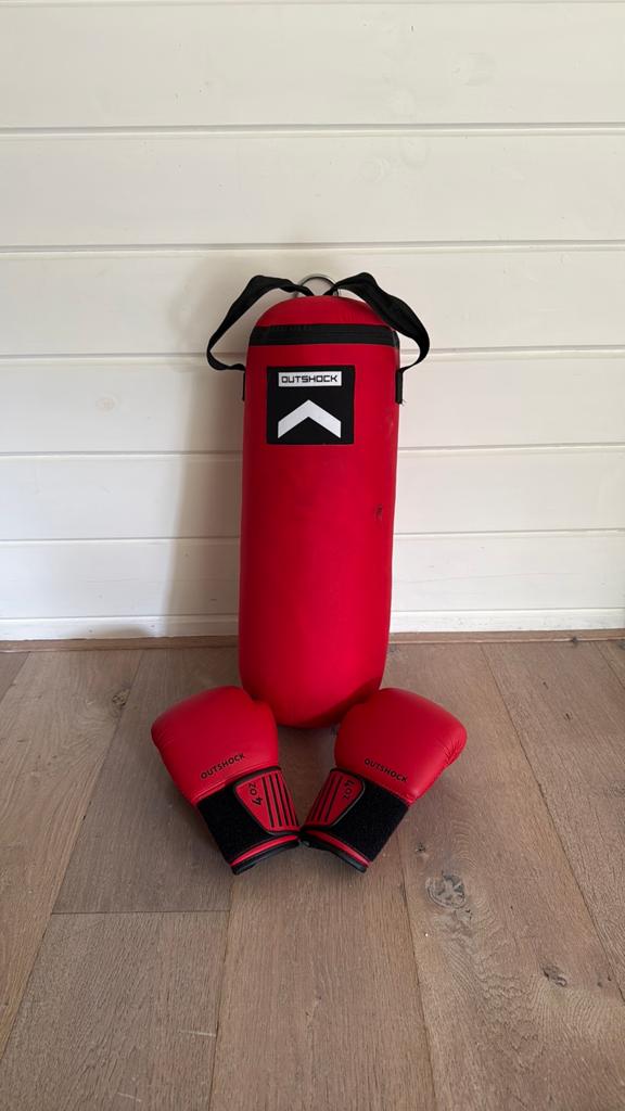 Kinder boksbal 45x20cm 5-6kg met, handschoenen, Sport en Fitness, Boksen, Ophalen, Gebruikt, Boksbal