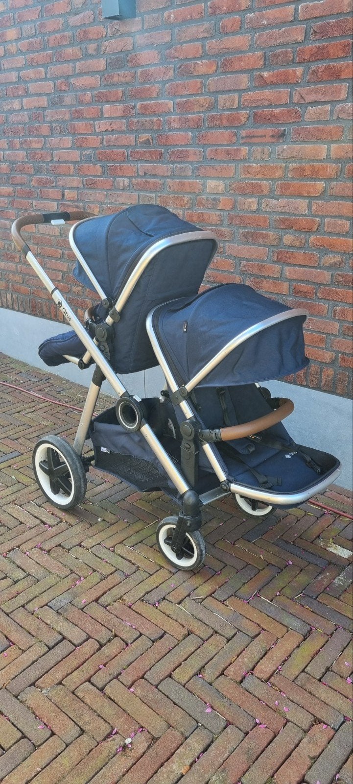 Qtus Duo Kinderwagen met 2 Reiswiegen en Voetenzakken, Kinderen en Baby's, Duowagen, Zo goed als nieuw, Combiwagen, Ophalen