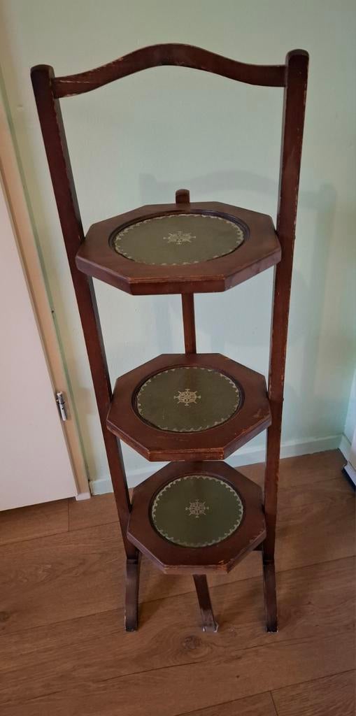 Antieke houten etagere 90 cm hoog met 3 borden, Huis en Inrichting, Ophalen of Verzenden