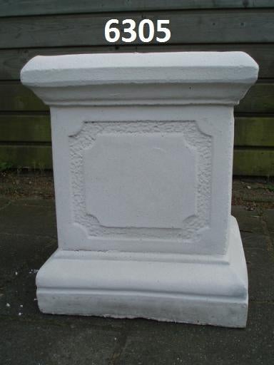 GROOTE VIERKANTE ZUIL. nr 6305, Ophalen, Nieuw, Beton, Mensenbeeld