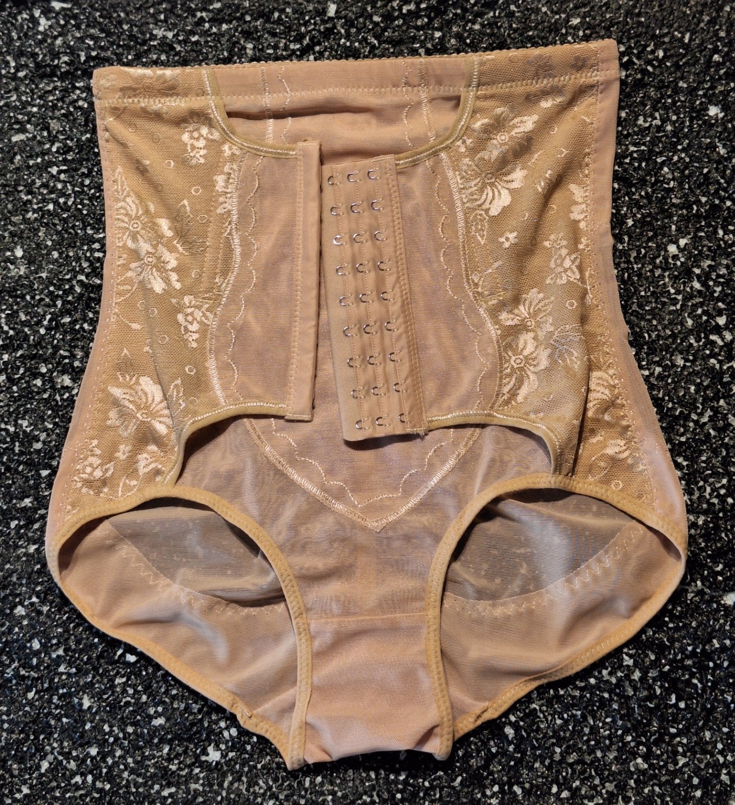 Zeer aparte nieuwe beige broek/slip maat L, Kleding | Dames, Ondergoed en Lingerie, Verzenden, Beige, Overige typen