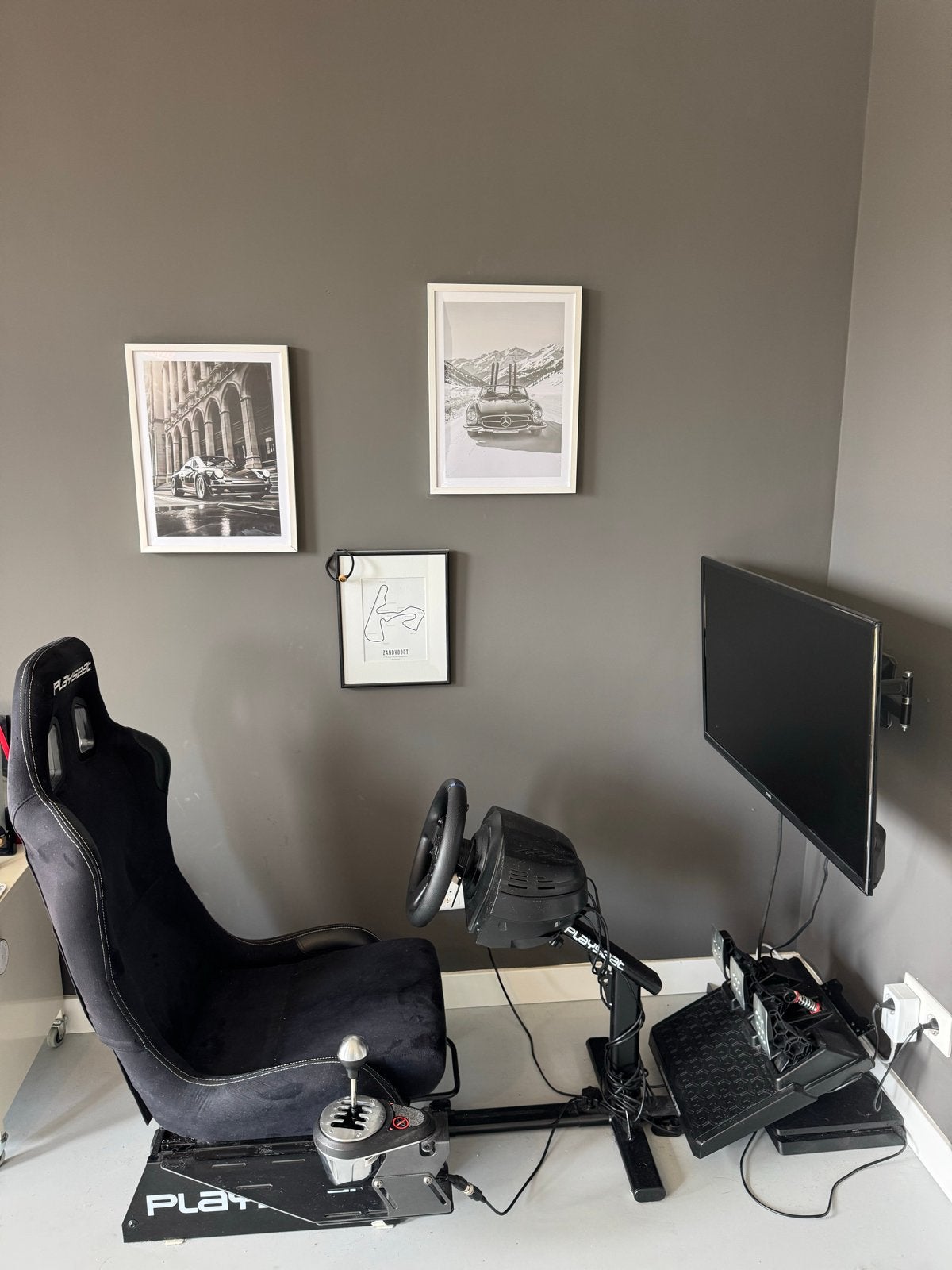 Complete Sim Racing Setup: Playseat, Thrustmaster, PS4 & TV, Ophalen, Online, 1 speler, Racen en Vliegen