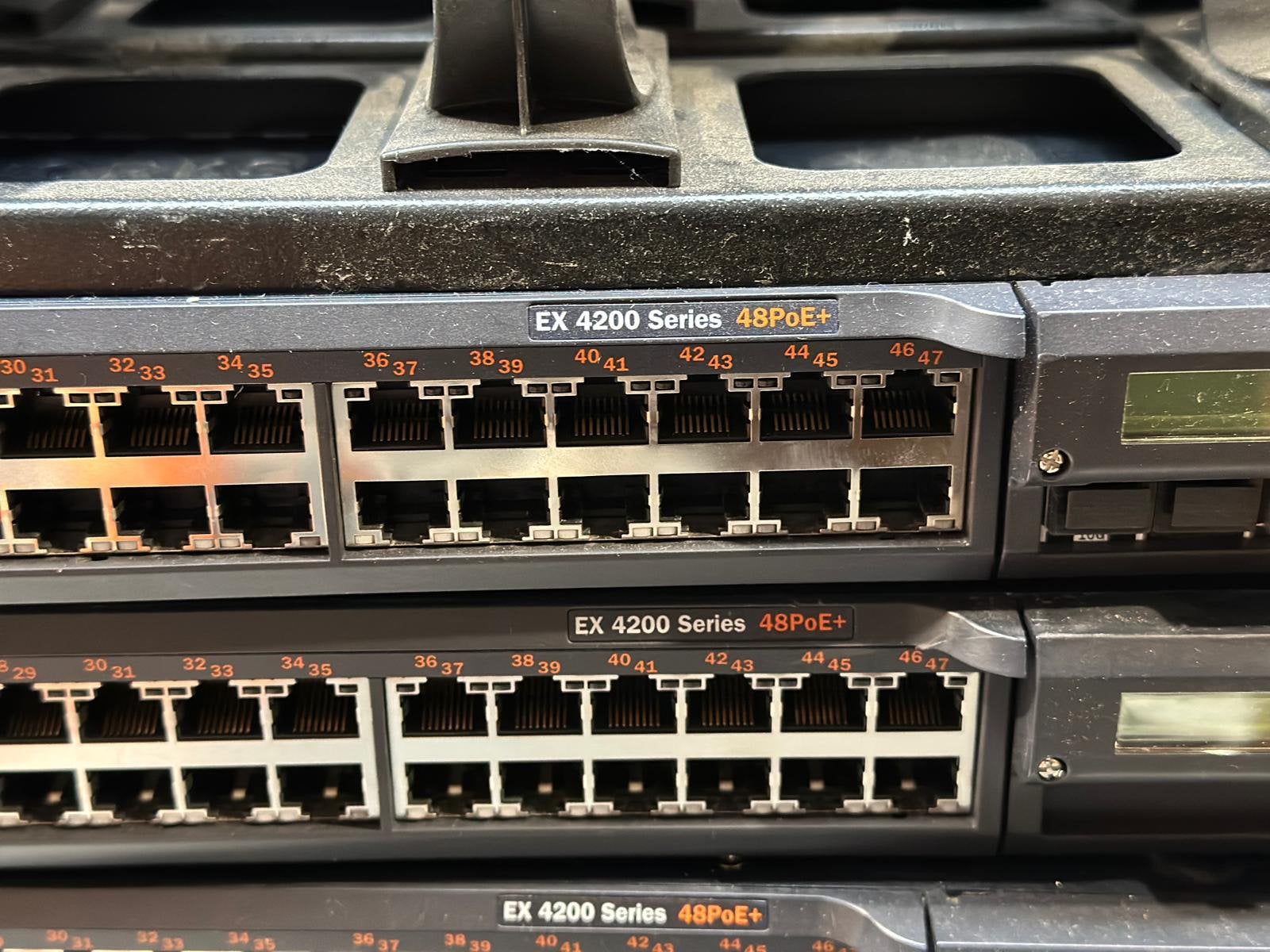 6x Juniper EX4200 48PoE+ Switches - Partijvoordeel, Computers en Software, Netwerk switches, Ophalen, Zo goed als nieuw