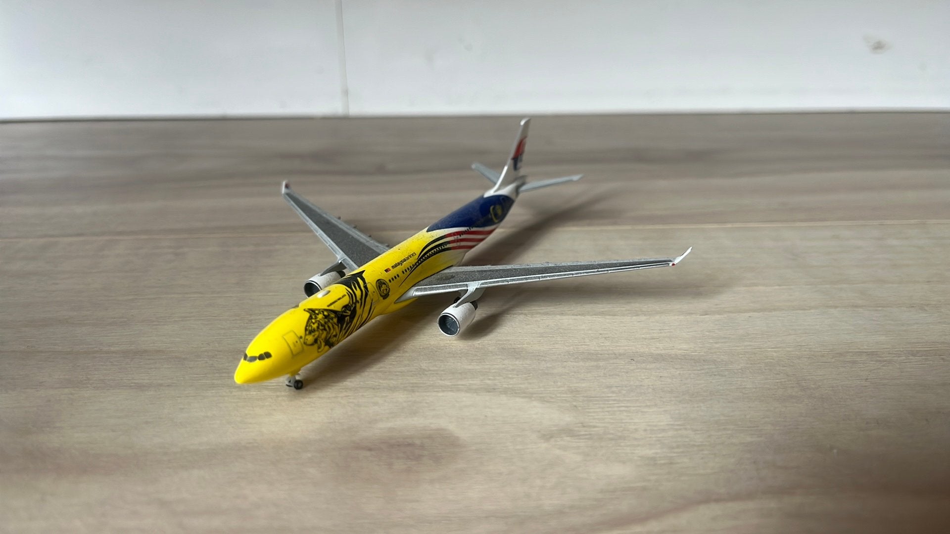 Herpa Malaysia Airbus A330-300 “Harimau Malaya”, Hobby en Vrije tijd, Modelbouw | Vliegtuigen en Helikopters, Nieuw, Vliegtuig