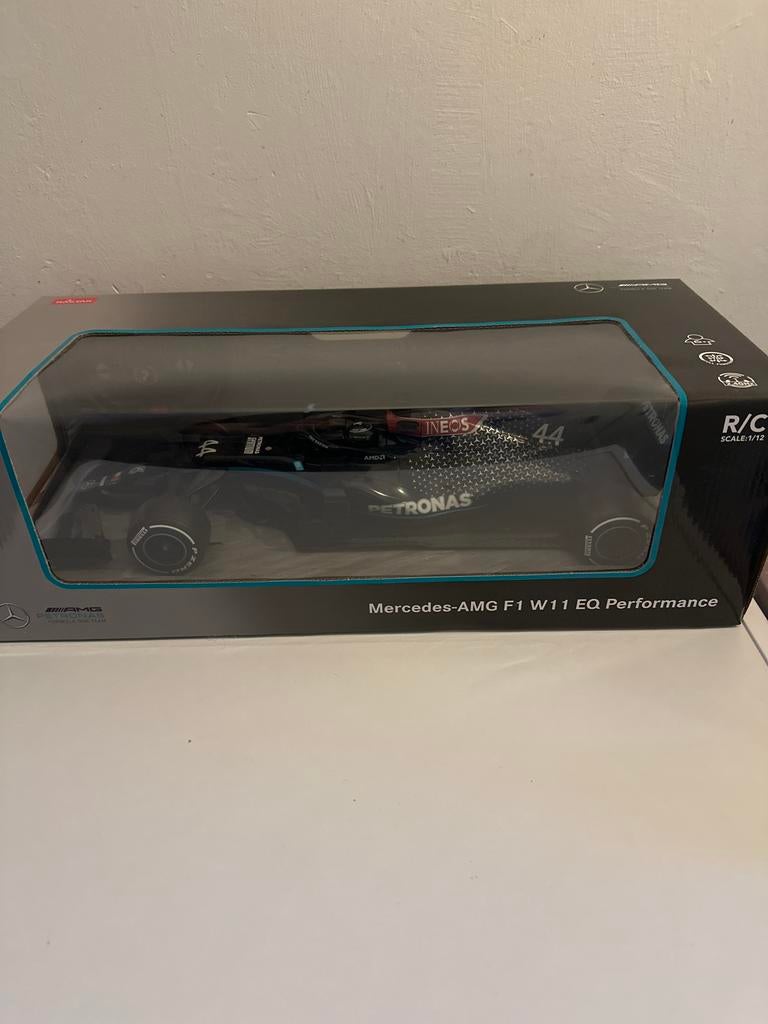 Mercedes W11 RC auto van Rastar in doos, Ophalen of Verzenden, Zo goed als nieuw