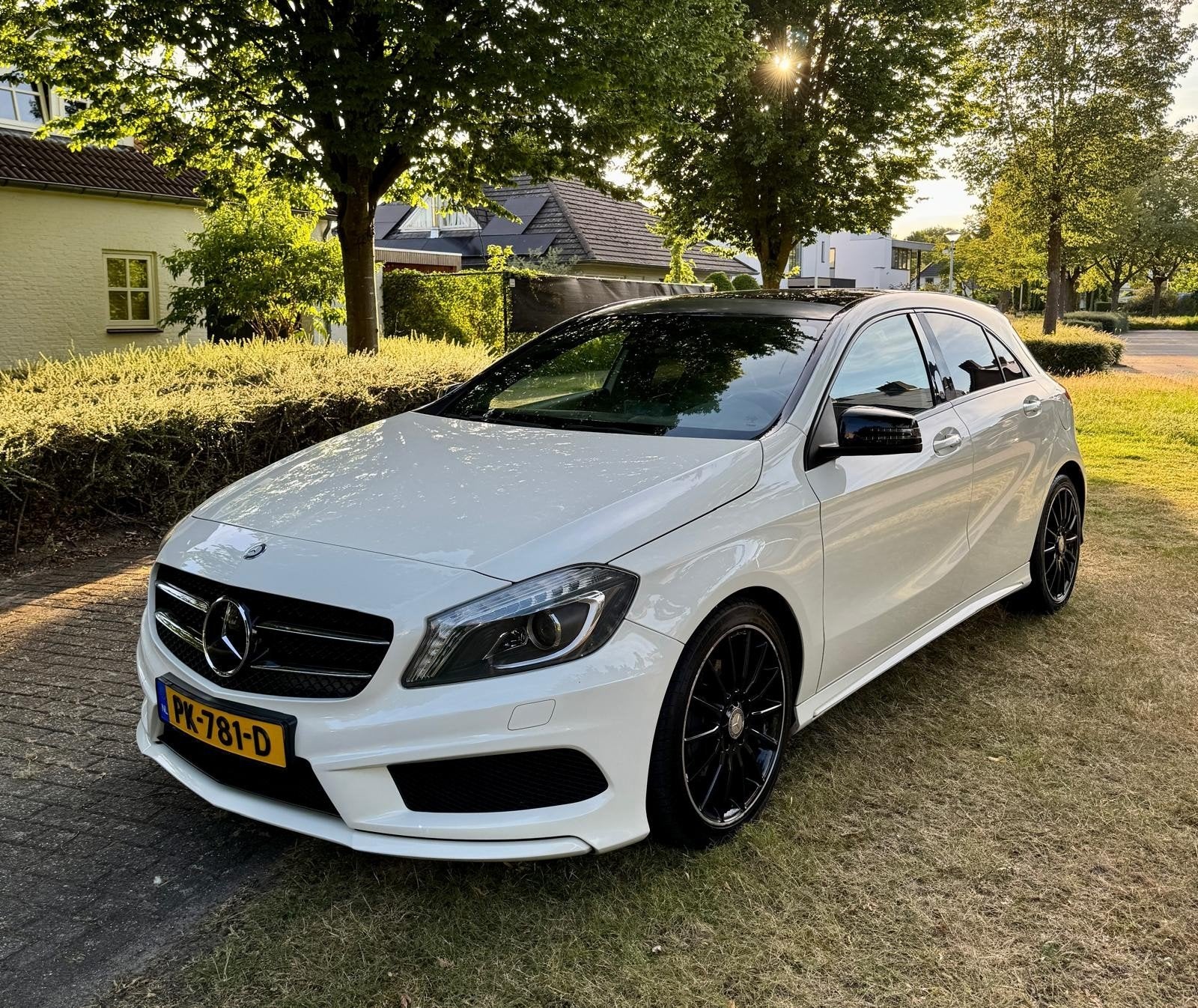 Mercedes-Benz A-Klasse A200,2016 Wit panoramadak 2e eigenaar, Auto's, Mercedes-Benz, Voorwielaandrijving, Wit, 1595 cc, Handgeschakeld