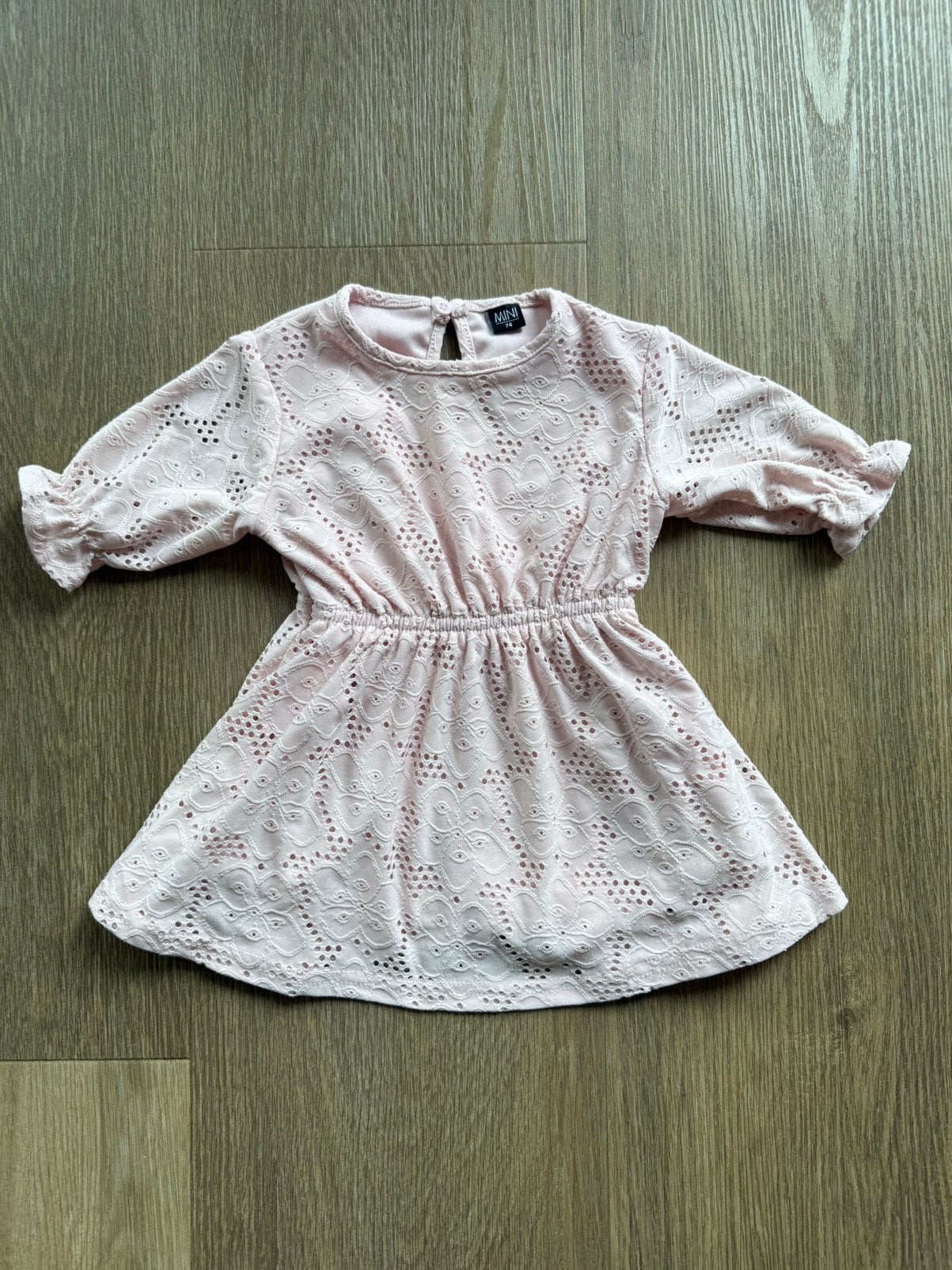 Lief zacht-roze jurkje van Mini maat 74, Ophalen of Verzenden, Gebruikt, Meisje, Jurkje of Rokje