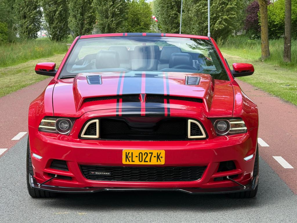 Ford Mustang Roush Cabriolet Uniek 3.7 310 pk rood facelift, Euro 5, Zwart, Cabriolet, Leder