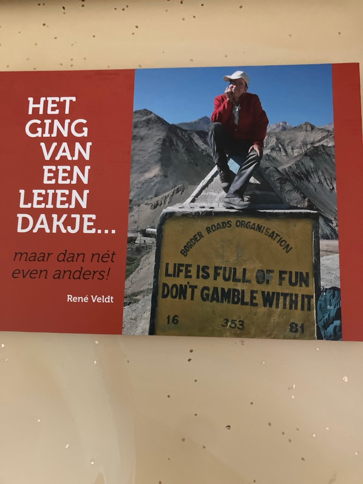 Het ging van een leien dakje... maar dan nét even anders!, Ophalen of Verzenden, Nieuw, Nederland