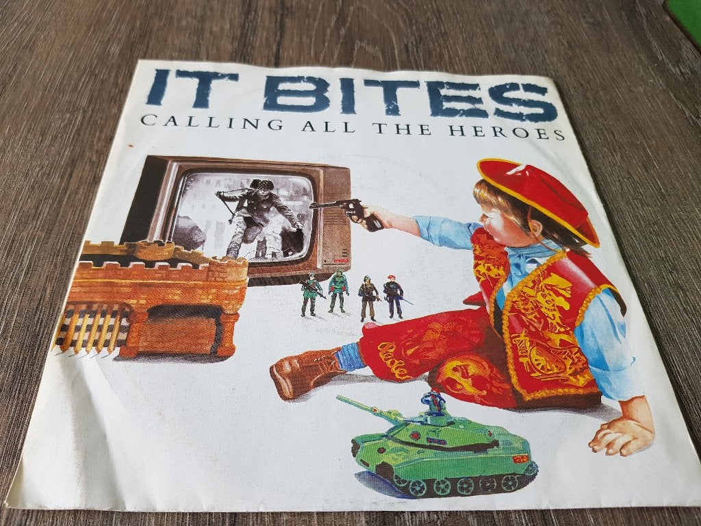 Single It Bites / Calling all the heroes / i.z.g.s., Ophalen of Verzenden, Zo goed als nieuw, Pop