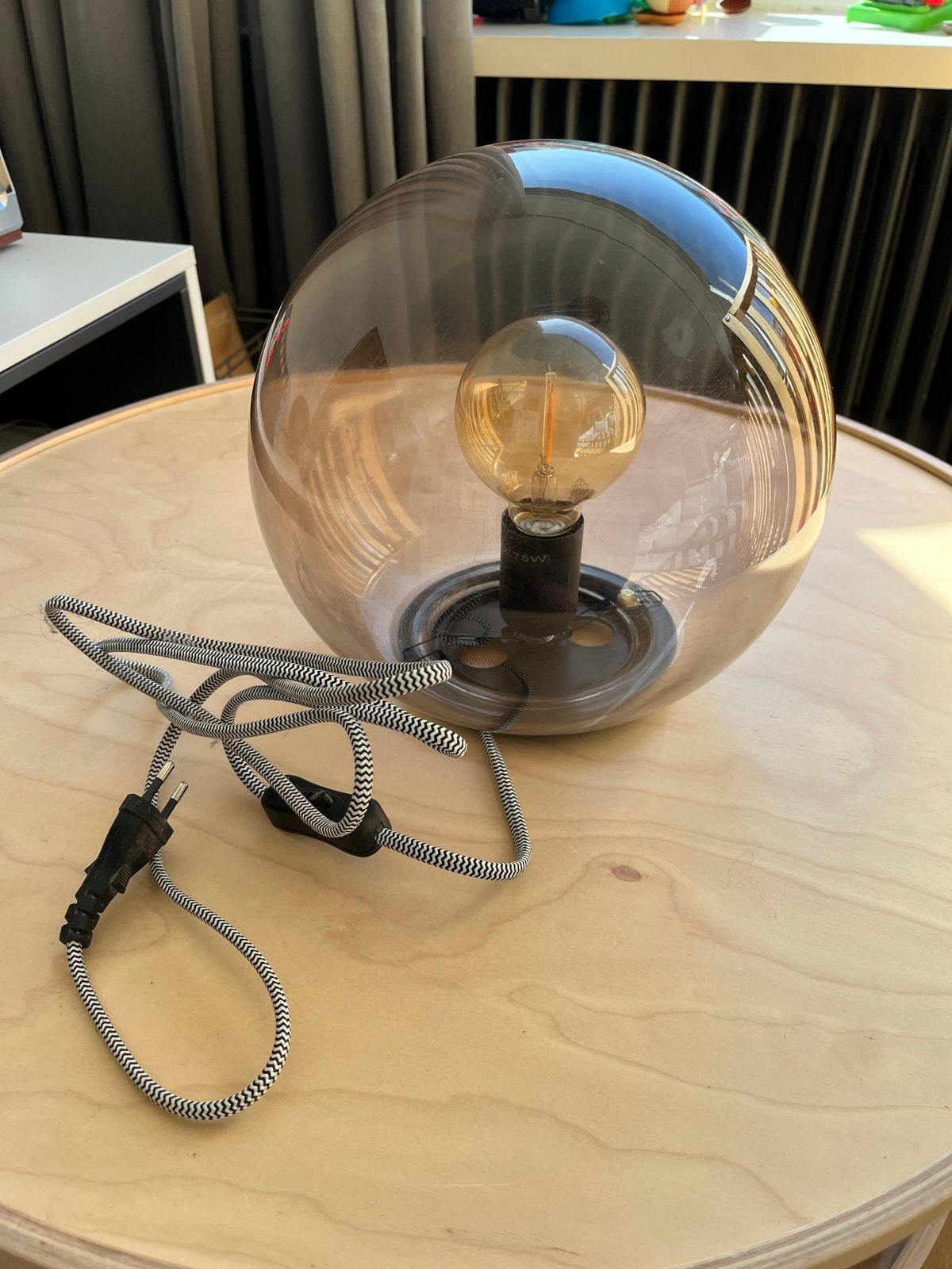 IKEA FADO Tafellamp - Modern Design met E27 Fitting, Grijs, IKEA, Met stekker, Modern