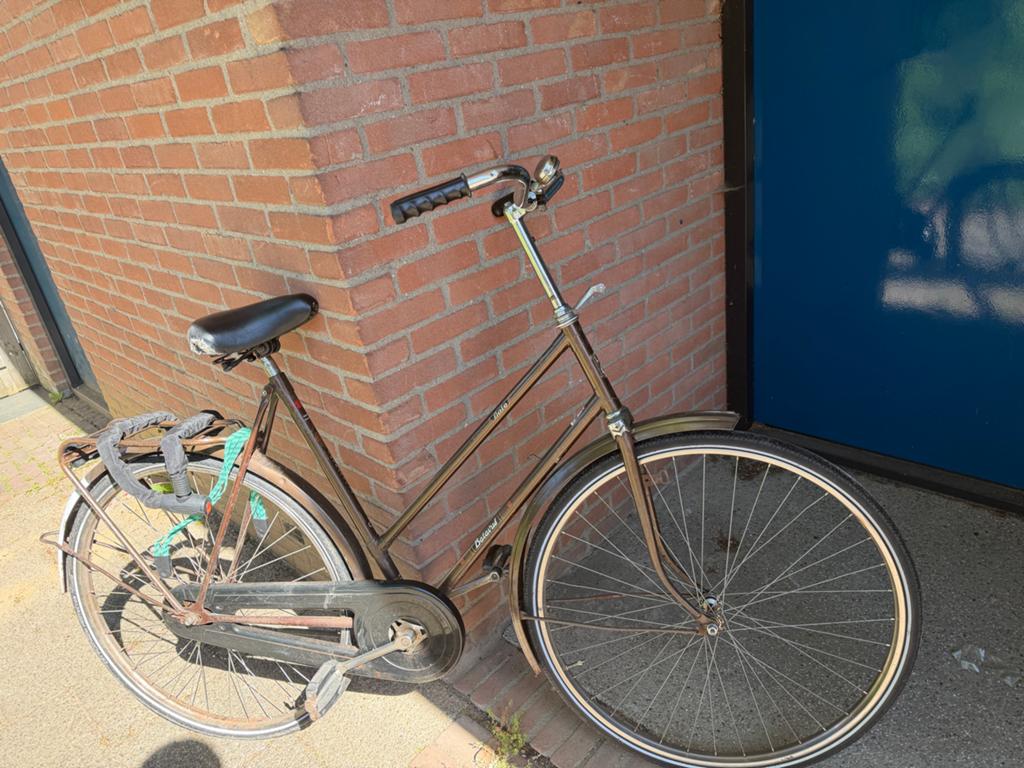 Omafiets 28 inch met lekke achterband, Ophalen, Gebruikt, Terugtraprem