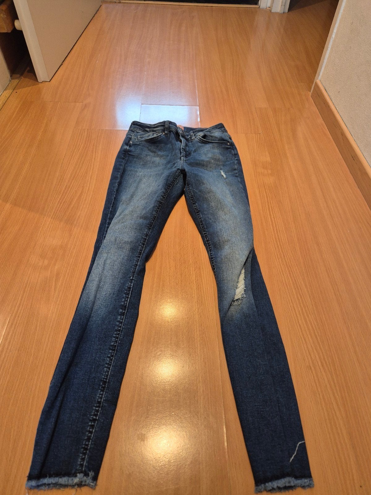 Skinny jeans maat W32 - Zo goed als nieuw, Blauw, Ophalen of Verzenden, W28 - W29 (confectie 36), Onbekend