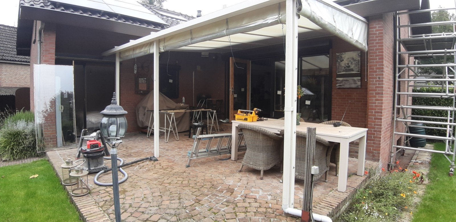 Witte aluminium veranda/overkapping met zijzeilen, Tuin en Terras, Ophalen, Zo goed als nieuw, Veranda