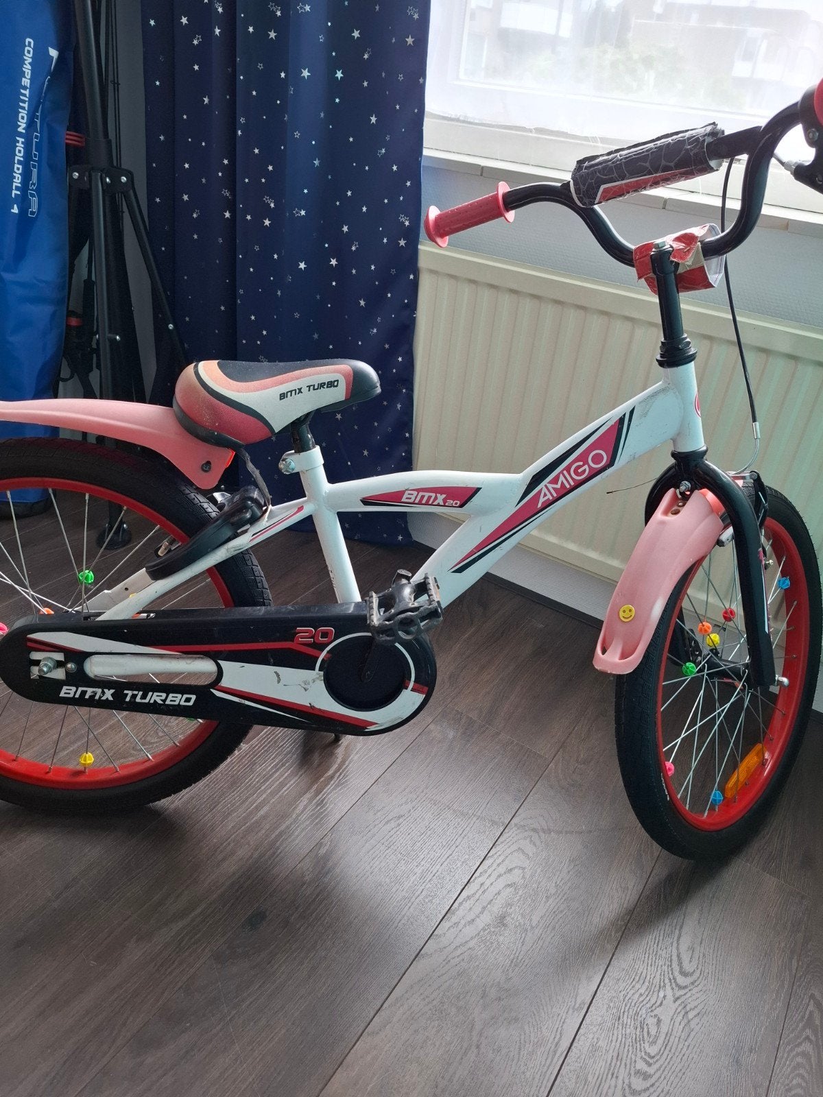 Amigo BMX 20 inch kinderfiets - Wit/Rood, Fietsen en Brommers, Ophalen, Staal, Velgrem, V-brakes