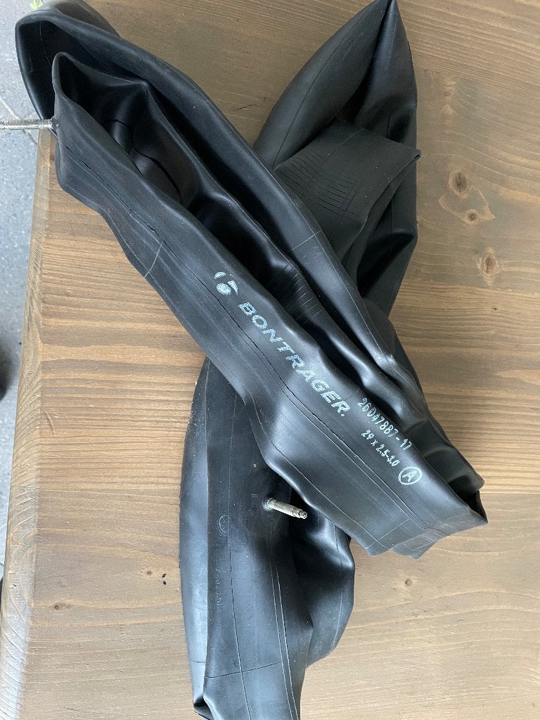 Twee binnenbanden 29x2.5 - 3.0 vb Trek Stache, Band, Nieuw, Ophalen of Verzenden, Mountainbike