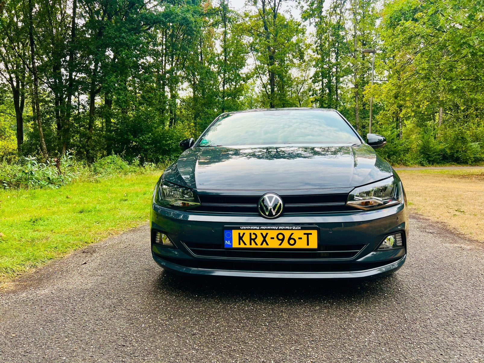 Volkswagen Polo 1.0 TSI 95pk 2021 Grijs, Voorwielaandrijving, 590 kg, Handgeschakeld, Particulier